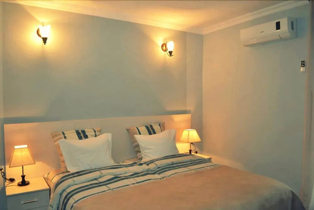 Motion Hotel