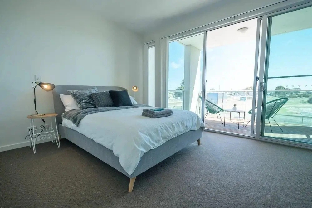 The Cove @ New Port-Pool - Spa - Sauna - Gym & More