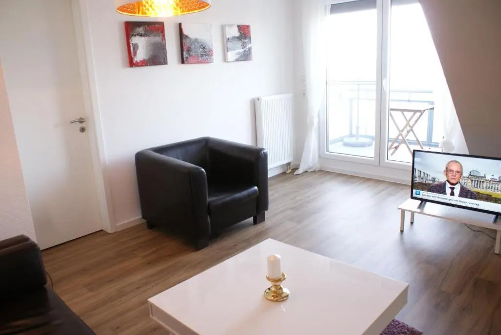 Seestraße mit Ostseeblick, Balkon und Parkplatz - ABC60