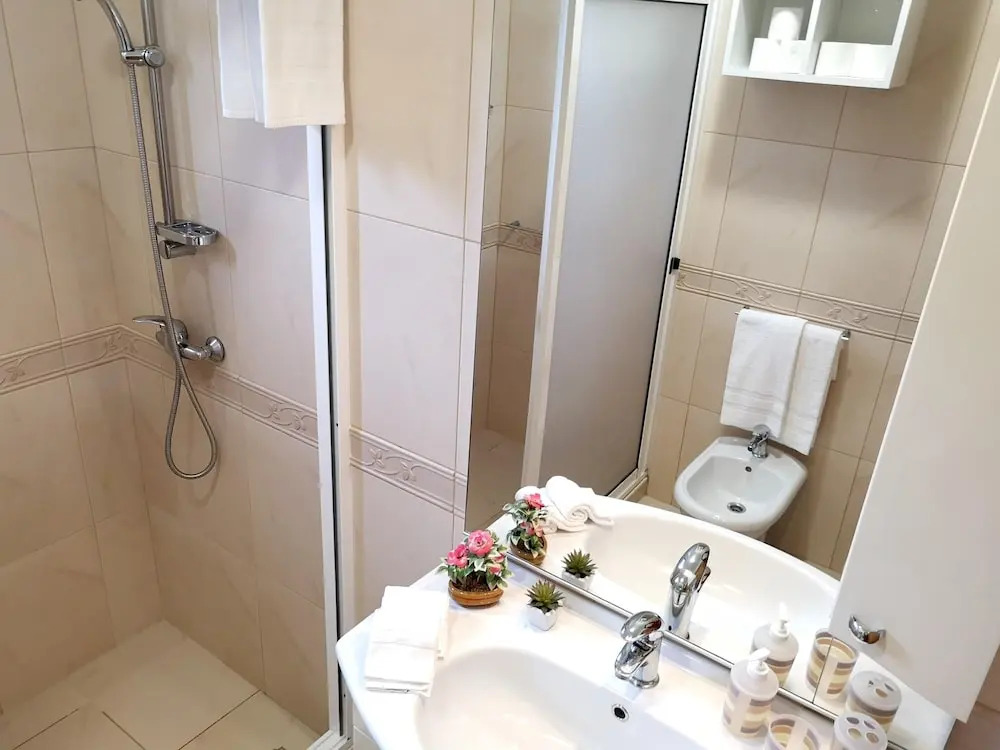 House with 2 Bedrooms in Lombo Do Doutor, with Wifi