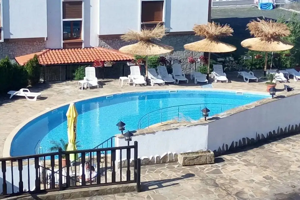 Sea View 2 bed Apartment With Pool