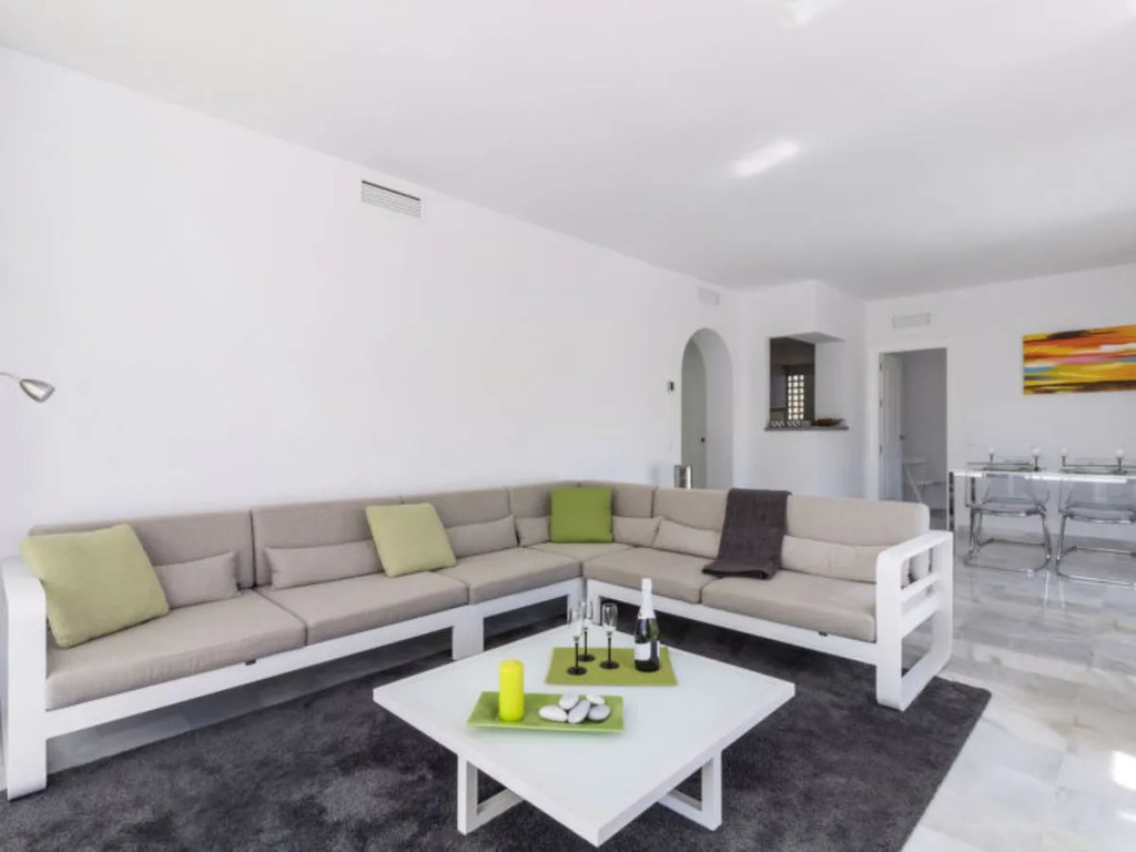 Alcazaba Beach Apartment 3302