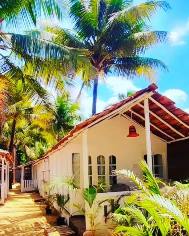 Funtastic Beach Huts Patnem