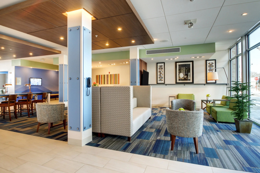 Holiday Inn Express & Suites Galesburg by IHG