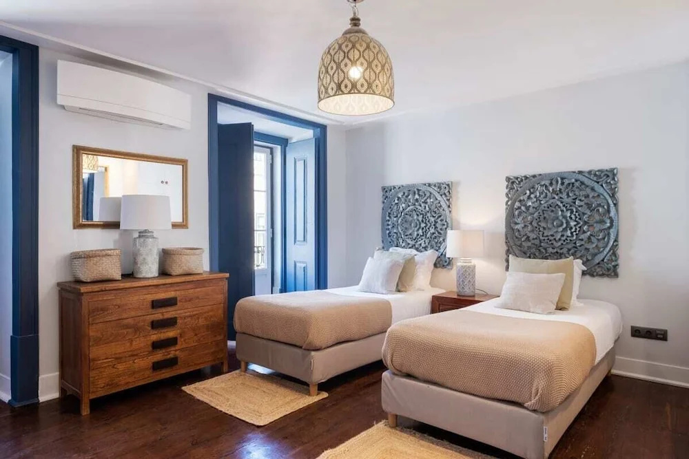Bella Vista - Modern Classic in Heart of City