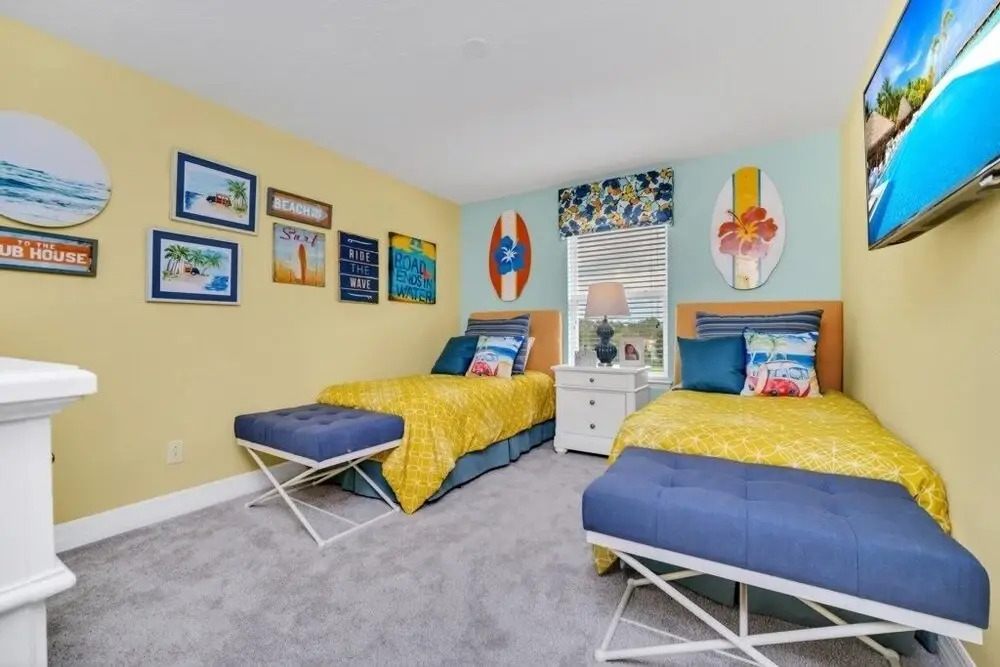 Brand New 5 Bed Solara End Unit Town Home 5 Bedroom Townhouse by Redawning