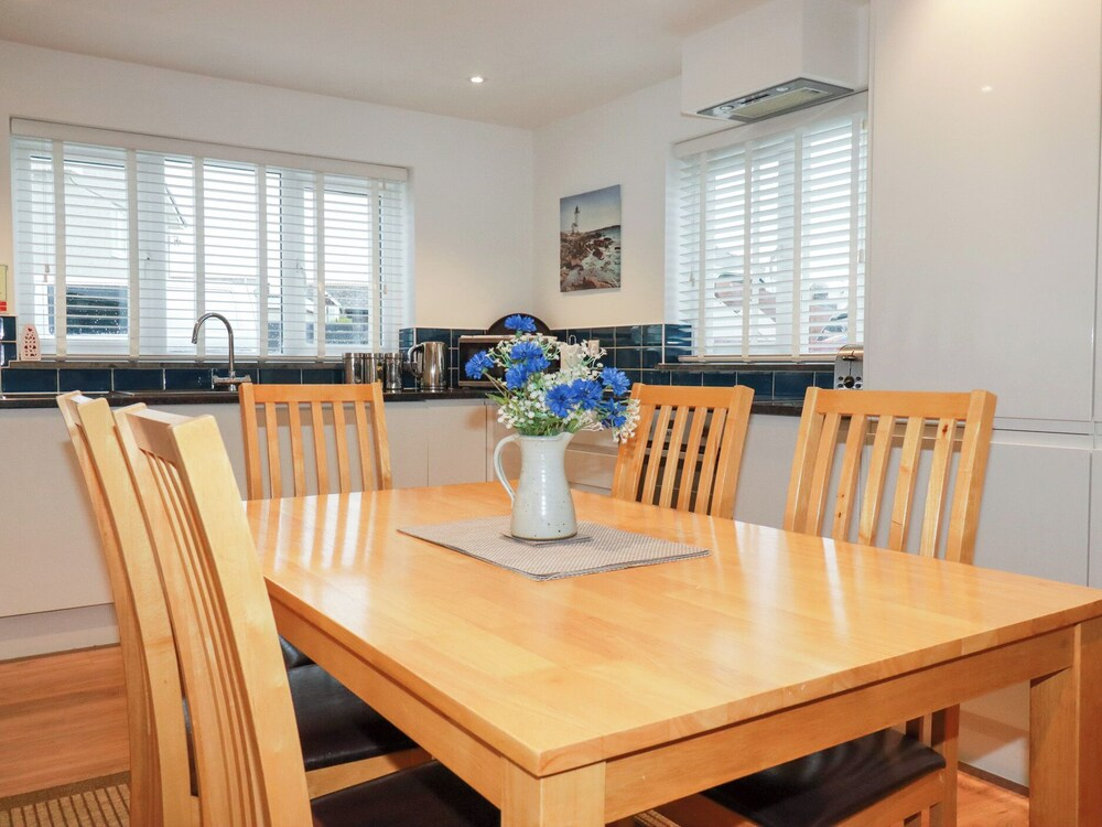 Fistral Palms 2