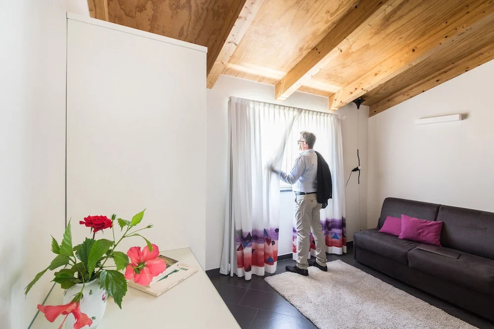 Foyer Rooms&Suites - Self Check-in