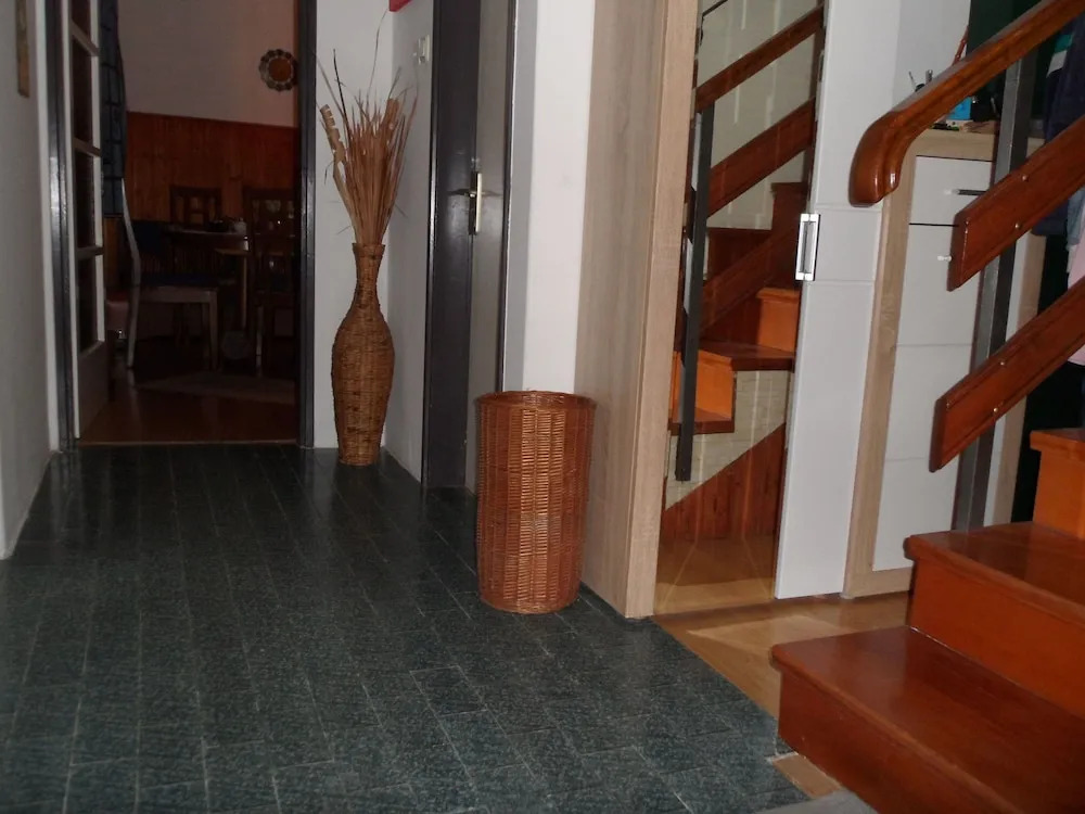 House House Klaric-perl