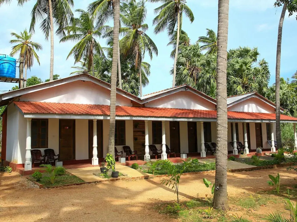 OYO 350 Marina Garden