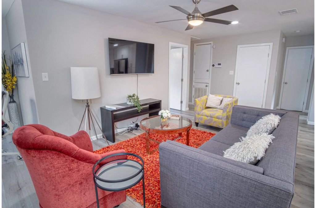 Freshly Remodeled 3BR 2BA Near Fantastic Downtown