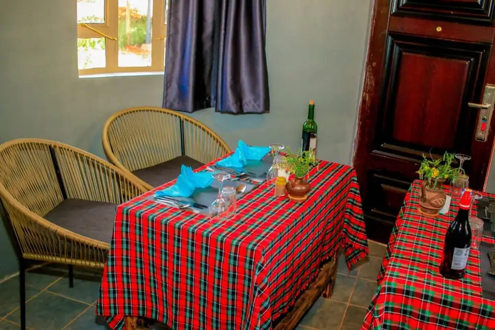Amanya Hut Sleeps 6 With Mountain Views