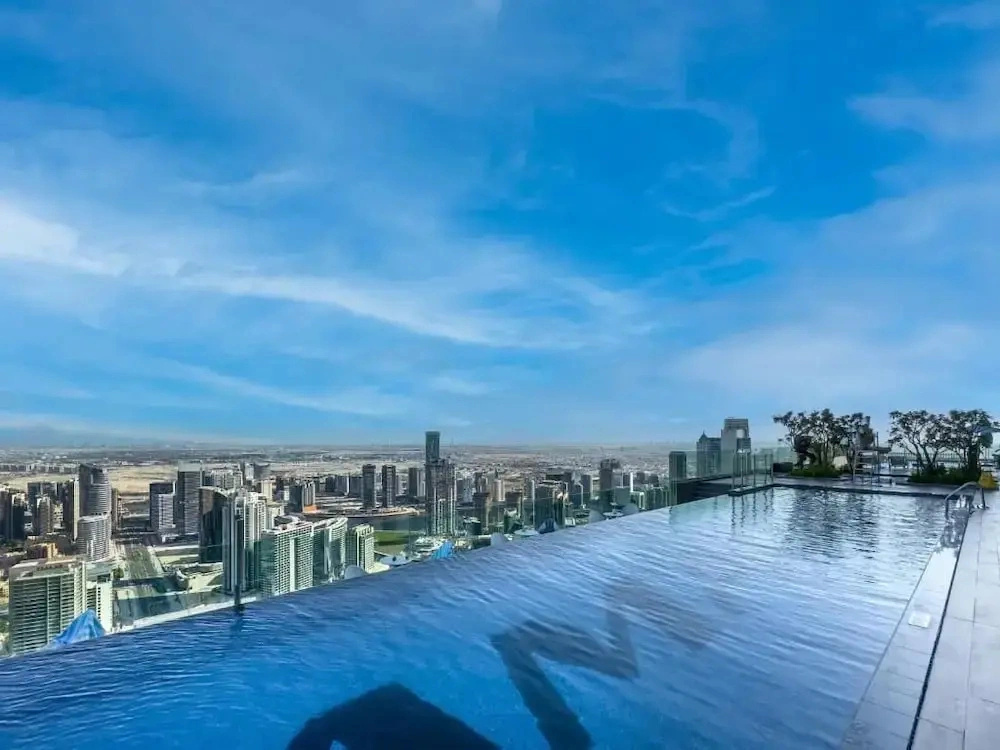 Exclusive Paramount 2BR - Skyline