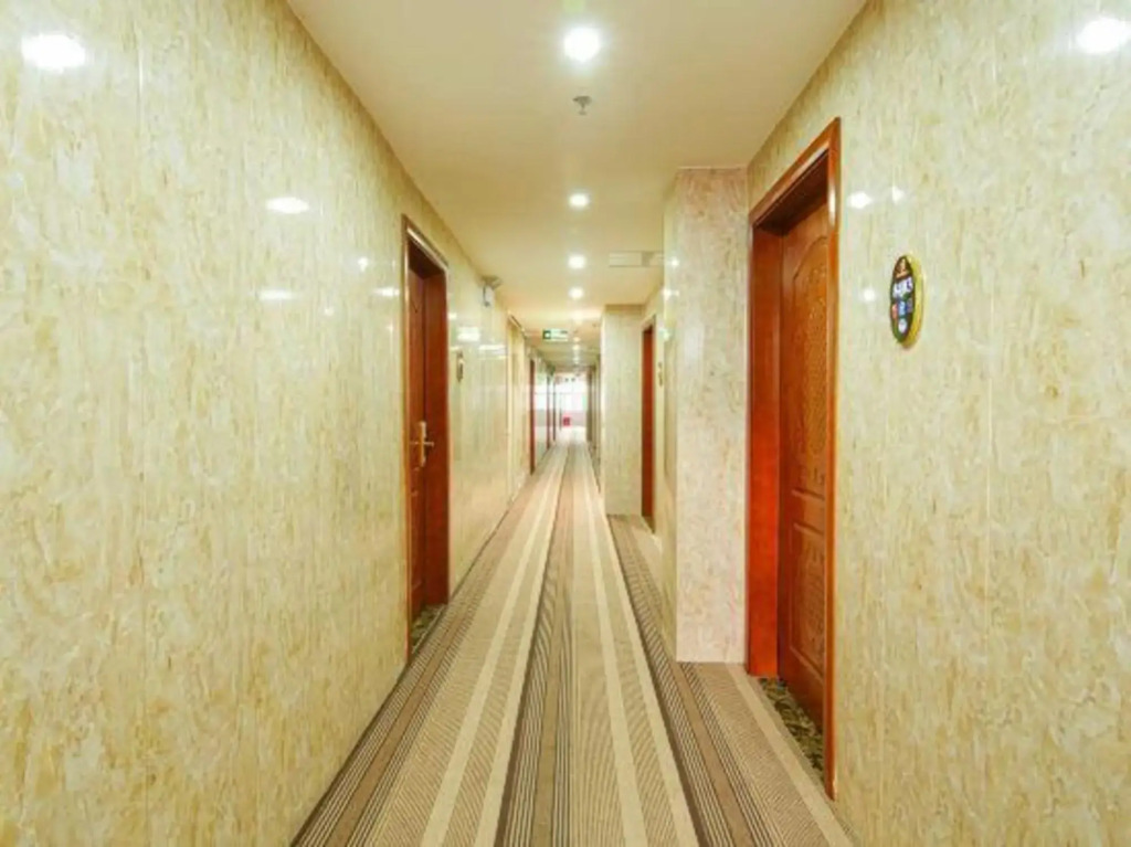 City Convenient Hotel