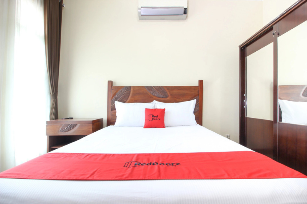 RedDoorz Plus near Rumah Sakit JIH