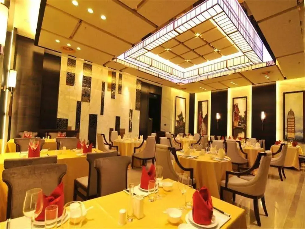 Soluxe Hotel