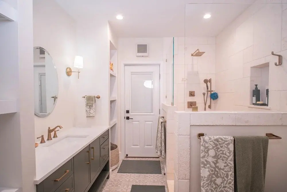 The Emerald House Ii 1 Bedroom Apts