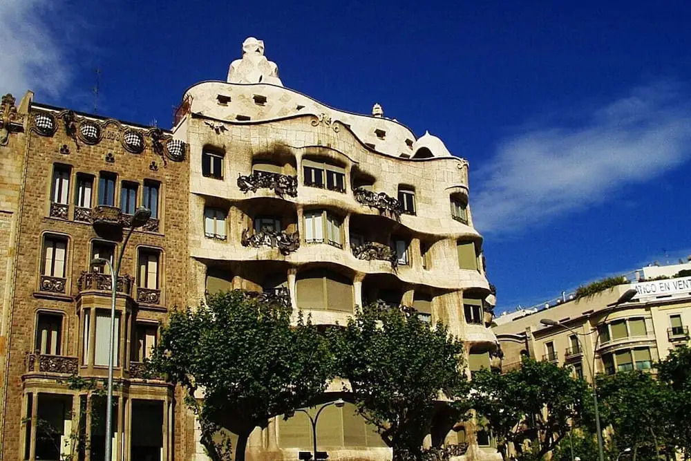 Pleasant Studio With Balcony Close to Camp Nou - Barcelona !