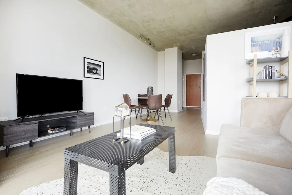 Desirable Midtown Suites by Sonder