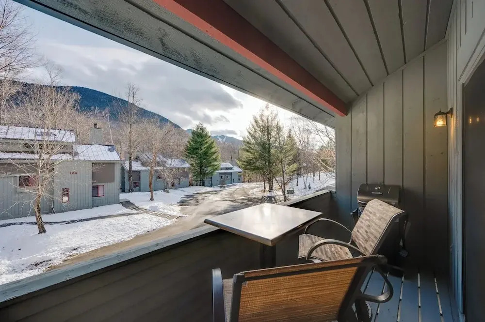 Lincoln Condo w/ Balcony & View < 2 Mi to Loon Mtn