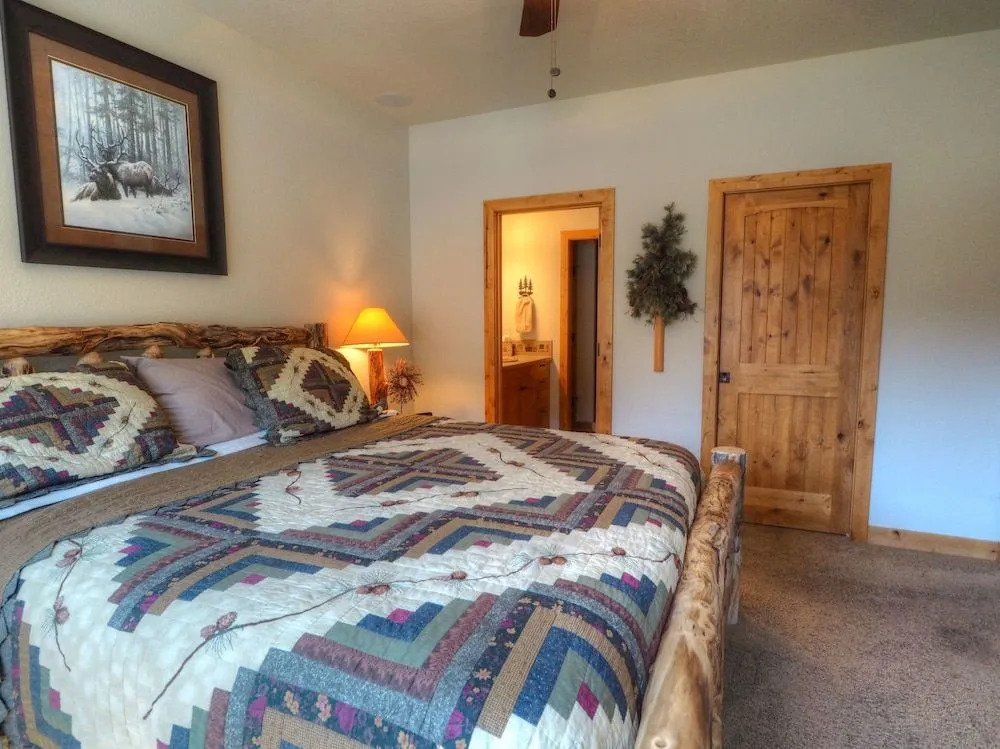 Rambling River - 4 Br Townhouse