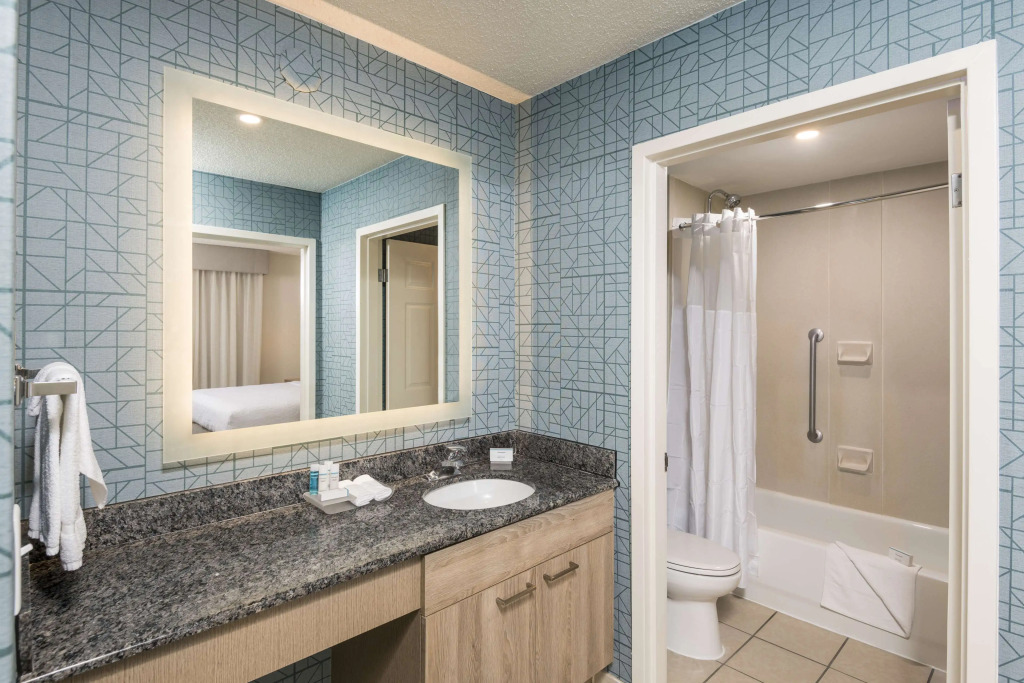 Homewood Suites Miami Airport/Blue Lagoon
