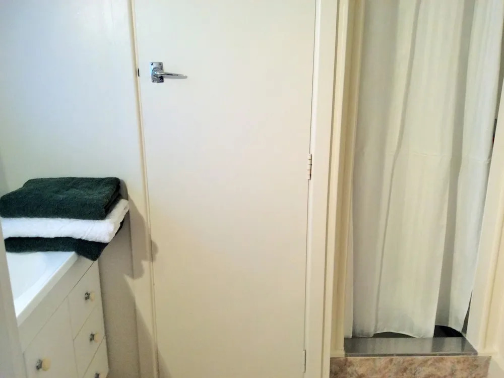 Alexandra Garden Court Motel