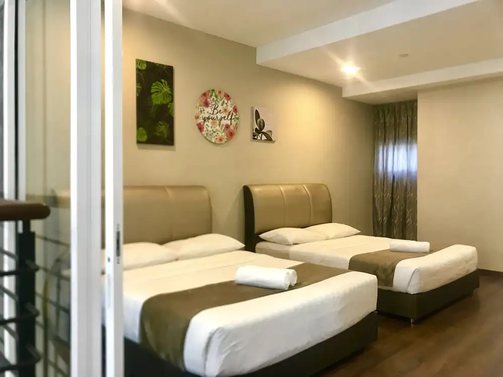 Sunset Seaview Vacation Condos @ R'viera SOHO