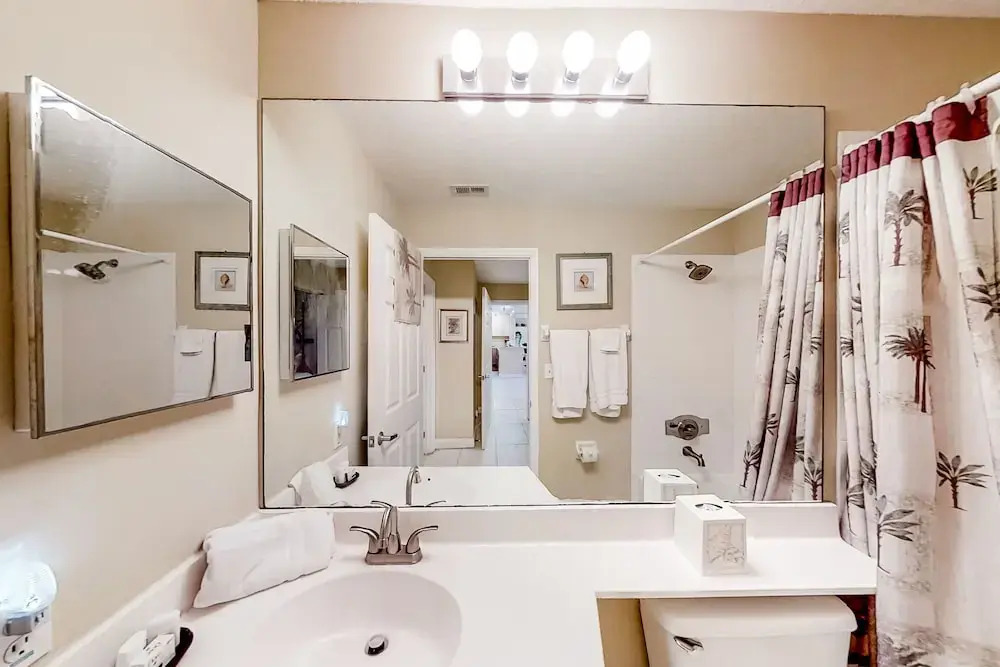 Oceanfront, 2nd-floor Condo With Balcony, Hdtvs, Wifi, AC & Shared Pool