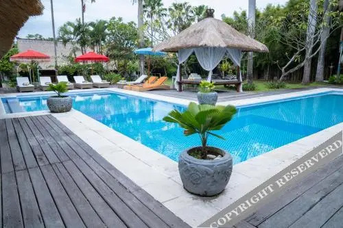 Villa Kalis, 10BR, Sleeps 24, Perfect for Groups, Best Value Seminyak