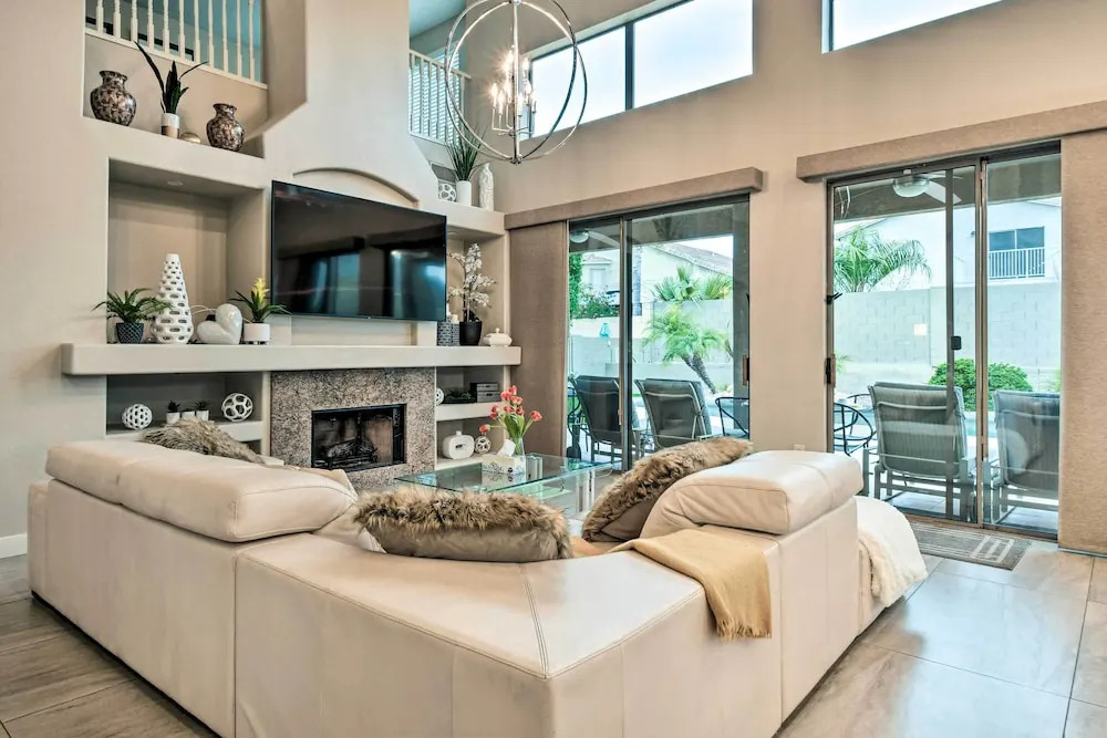 Phoenix Home: Heated Pool, Patio & Mountain Views