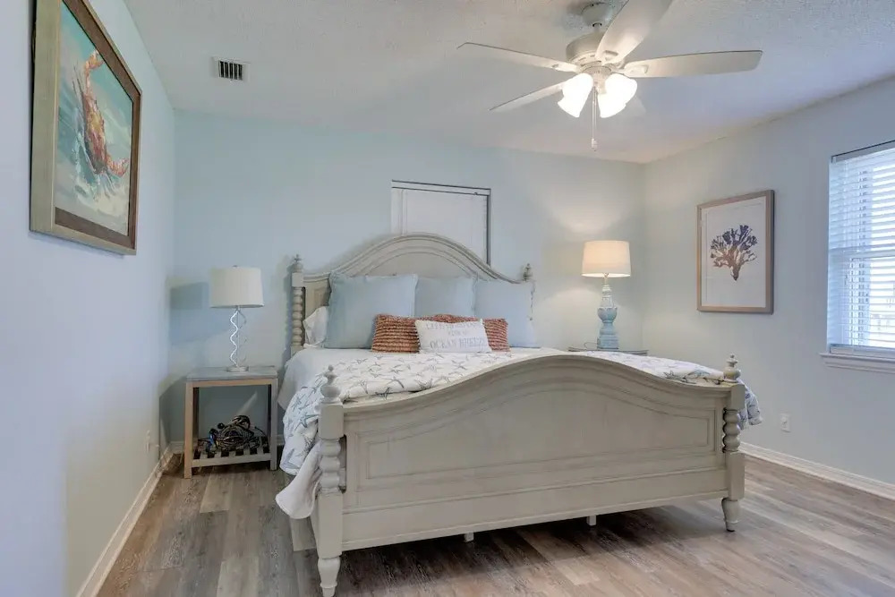 1 Block to Gulf: Dauphin Island Retreat w/ Views