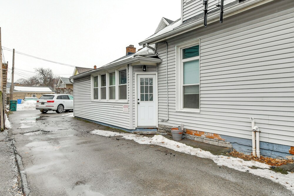 Explore Rochester! Charming Home 1 Mi to Downtown