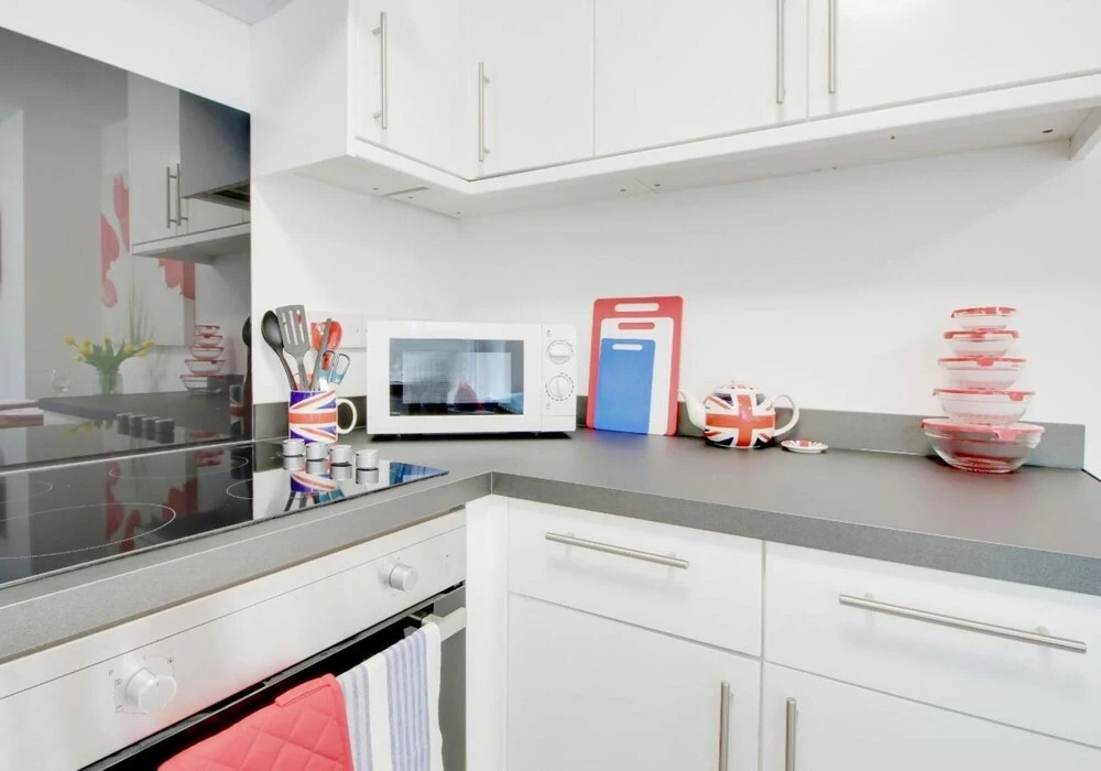 Beside the Seaside Apartment - Sleeps 2 to 4 Guests - Fast Wifi