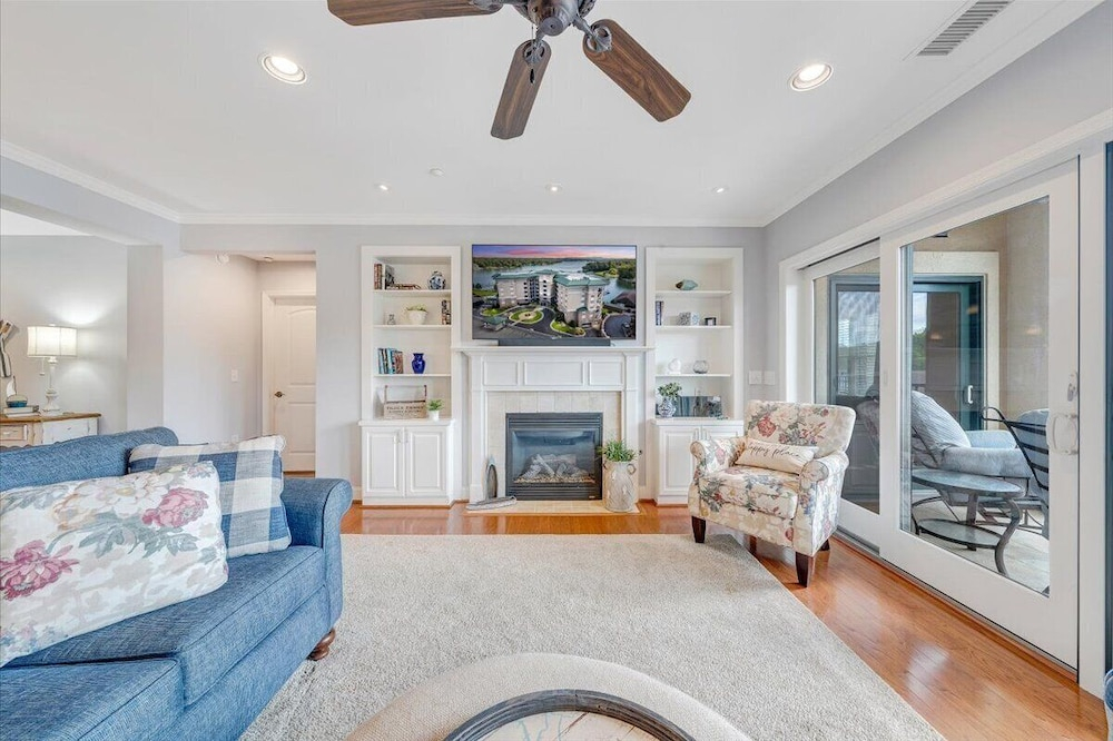 Lake Stardust - Condo With Pool ! Pet Friendly