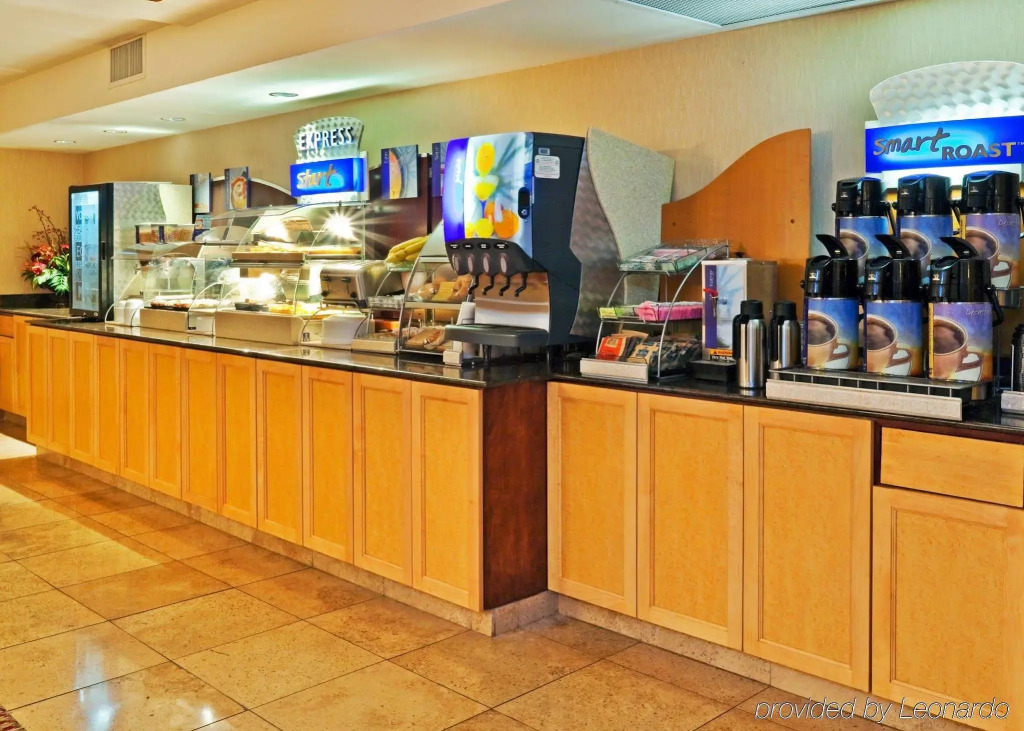 Holiday Inn Express Hotel & Suites Birmingham - Inverness 280 by IHG