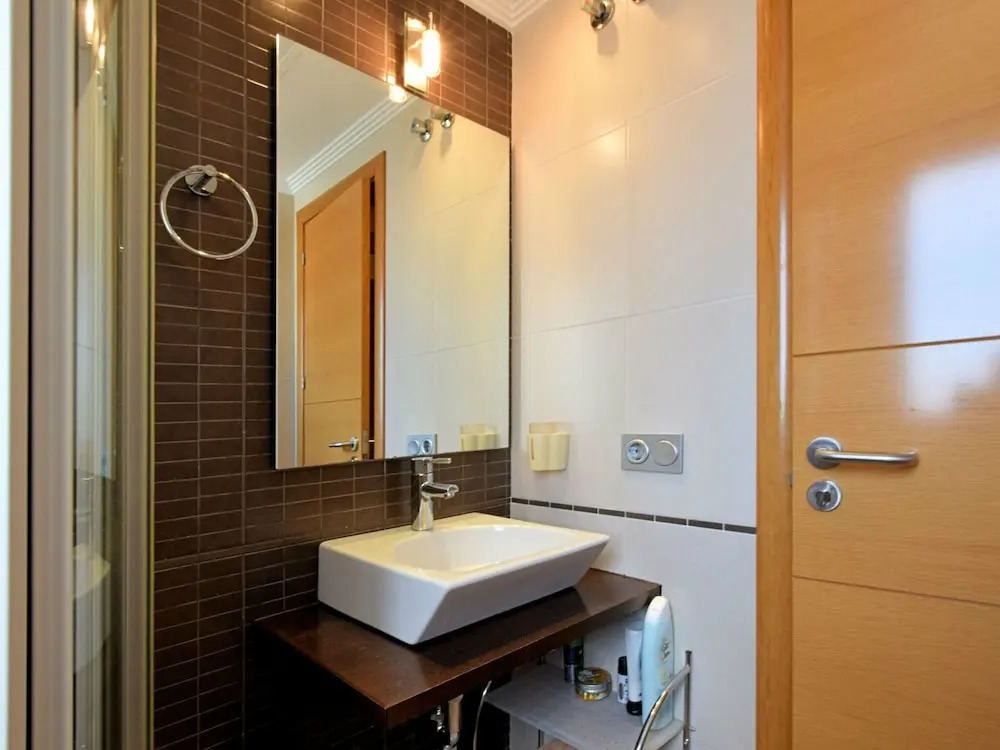 Comfortable apartment with sea views near Estepona, within walking distance from the sea