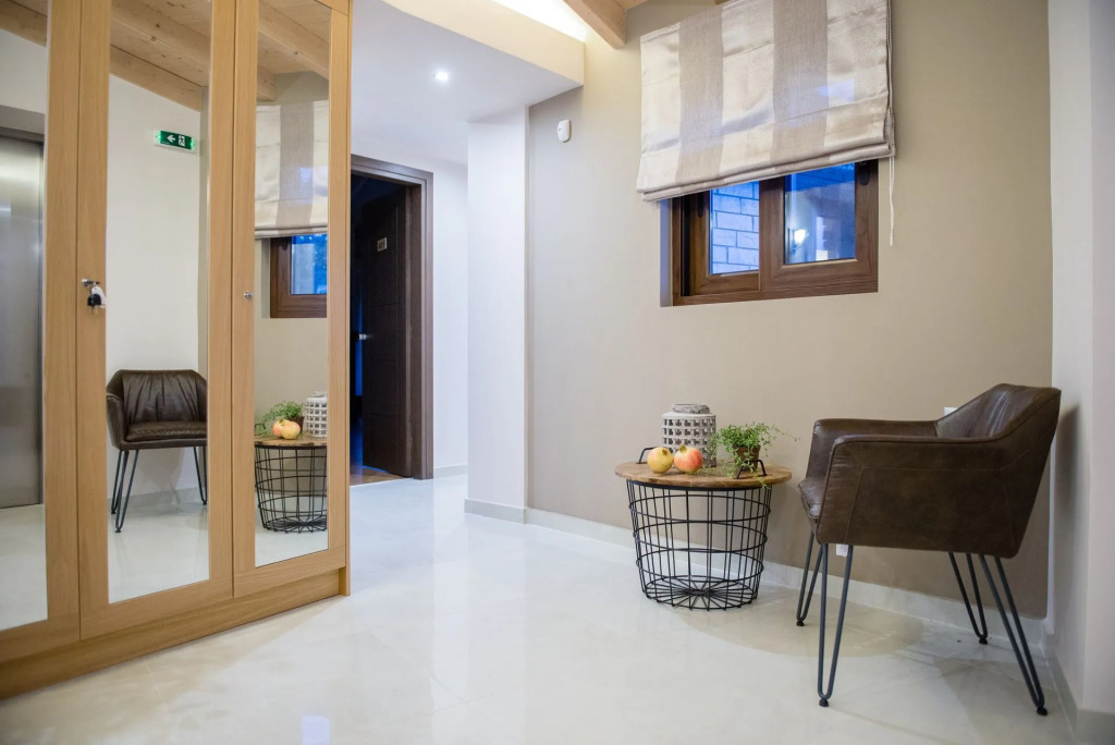 Nepheli Hotel