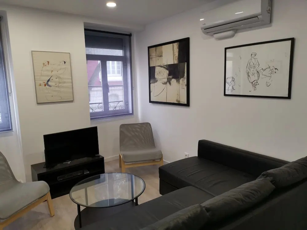 Chiado Local Artist Suites w Parking & EV