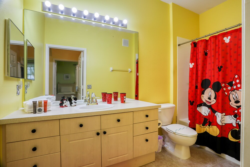 Resort Condo Near Disney With Pool, hot Tub, Tennis, Central AC, & Washer/dryer
