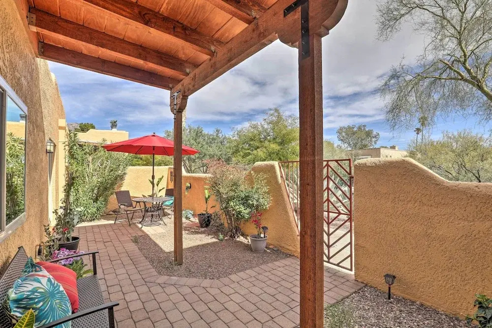 Tucson Townhome: 11 Mi to Dtwn - Long-term Stays!
