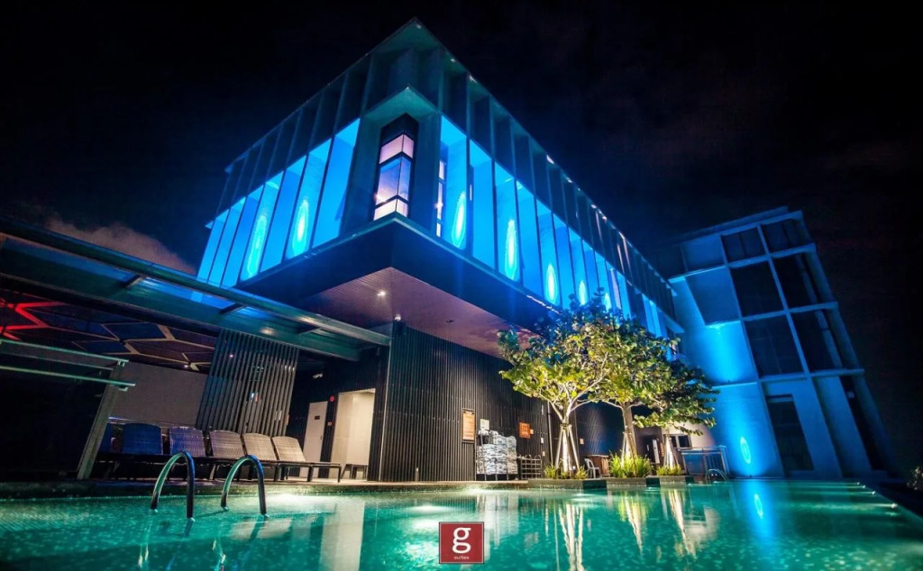 Expressionz Professional Suites by AURORA SUMMER SUITES