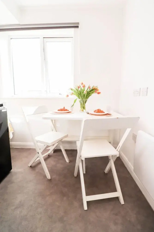Spacious and Comfortable 2-bed Flat