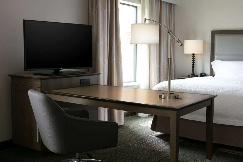 Hampton Inn & Suites-Hudson Wisconsin