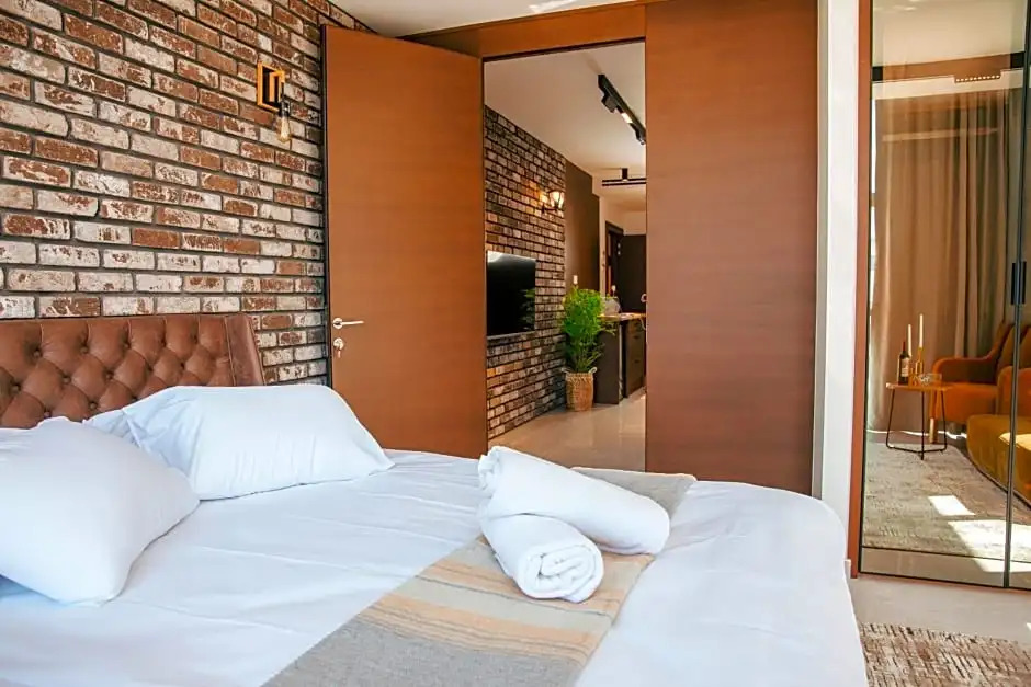 Hilltop luxury suites