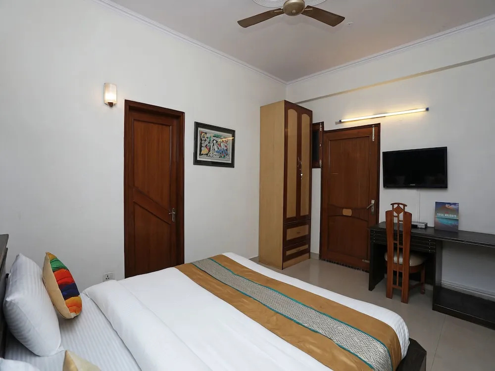 OYO 14306 Advantage Homes