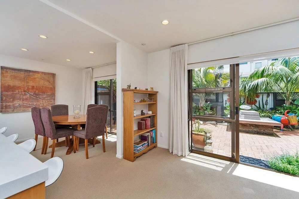 QV Spacious 190 sqm Townhouse - 647