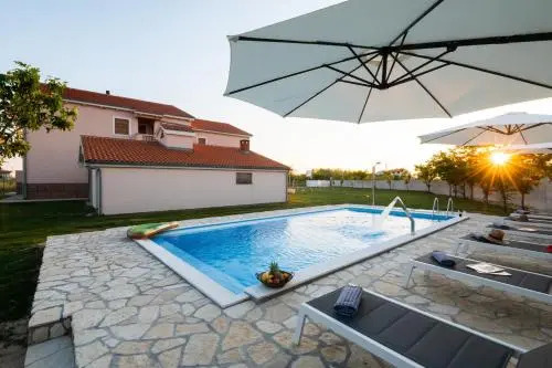 Beautiful apartments with balcony - Apartments Skoblara II