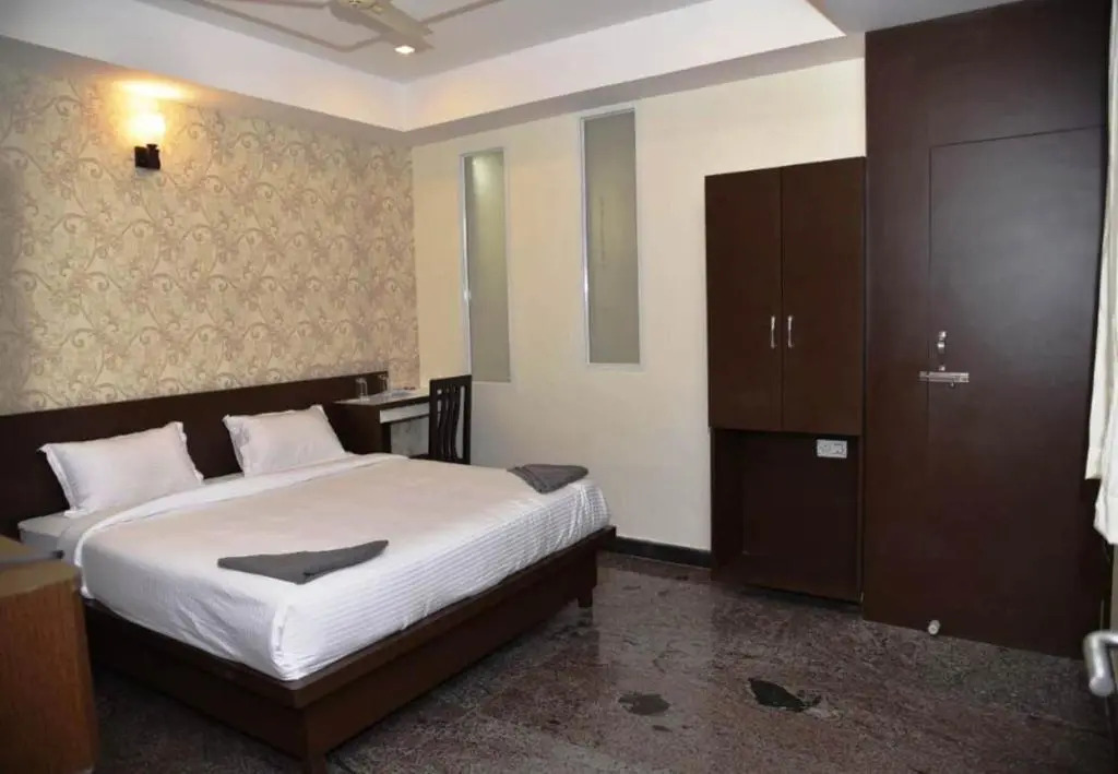 Silver Suite