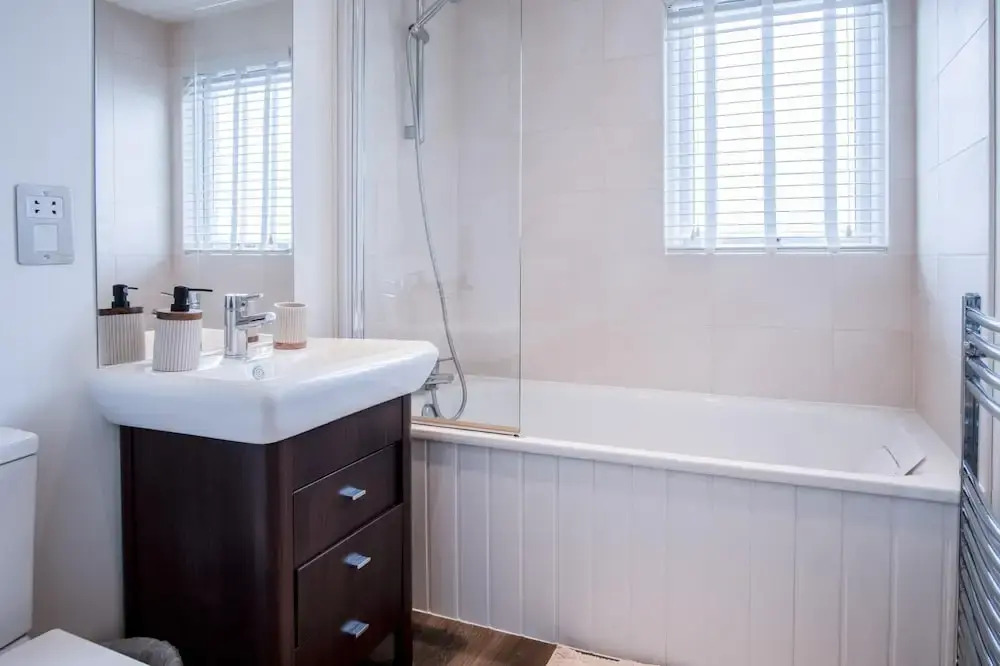 Swallow Lodge - 3 Bedroom Lodge - Wisemans Bridge